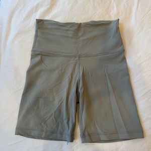 Aritzia biker shorts